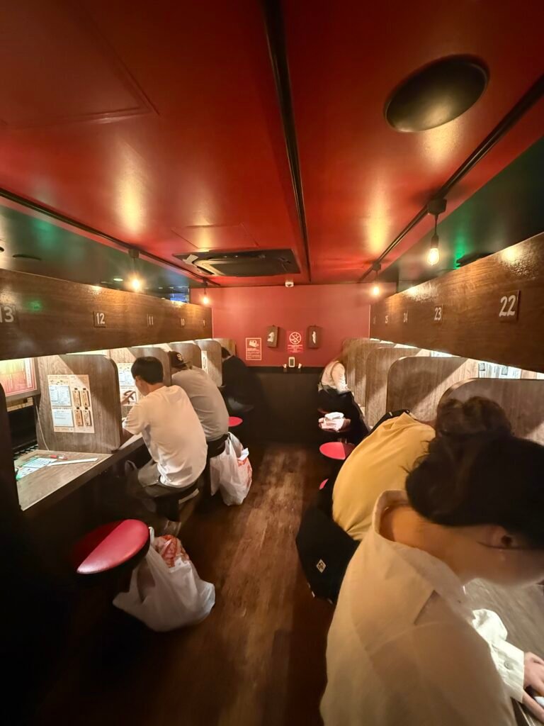 이치란 맛 집중 카운터 개인 칸막이 좌석