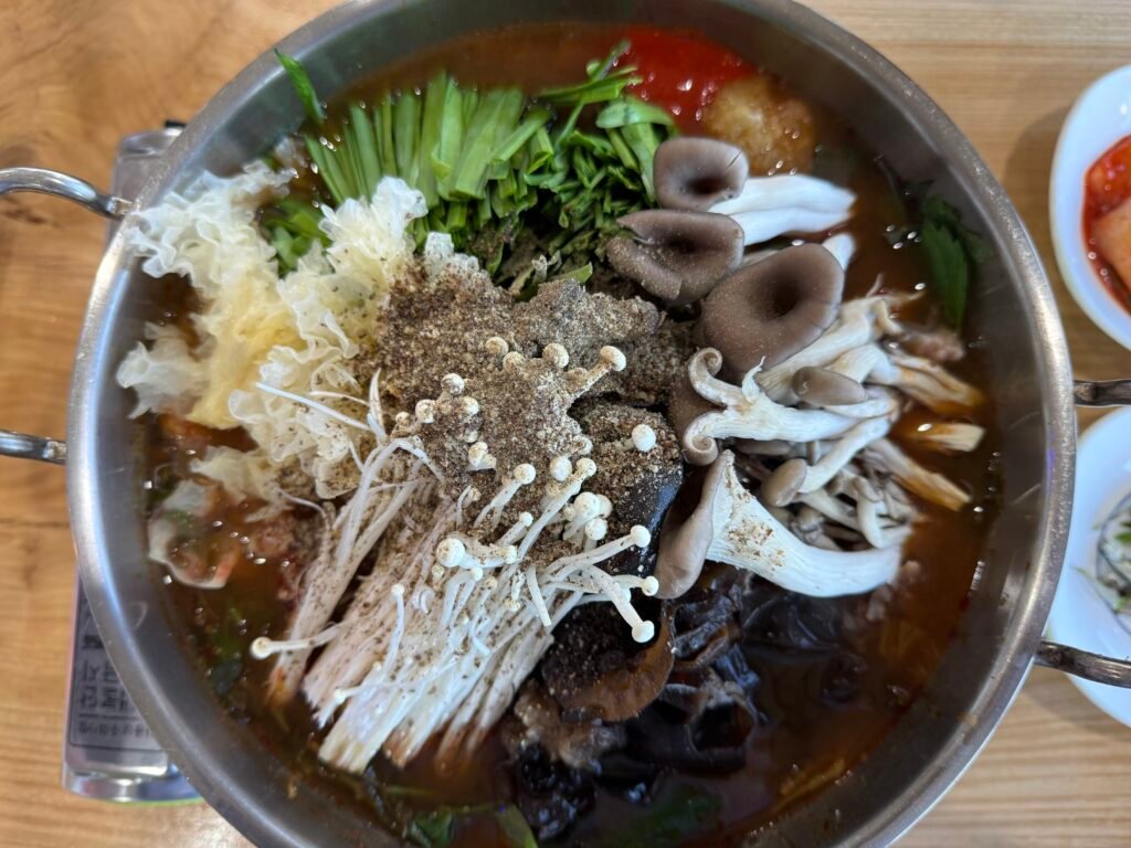 흑염소 효능과 영양성분을 알아보고 직접 먹어본 제주 흑염소 전골