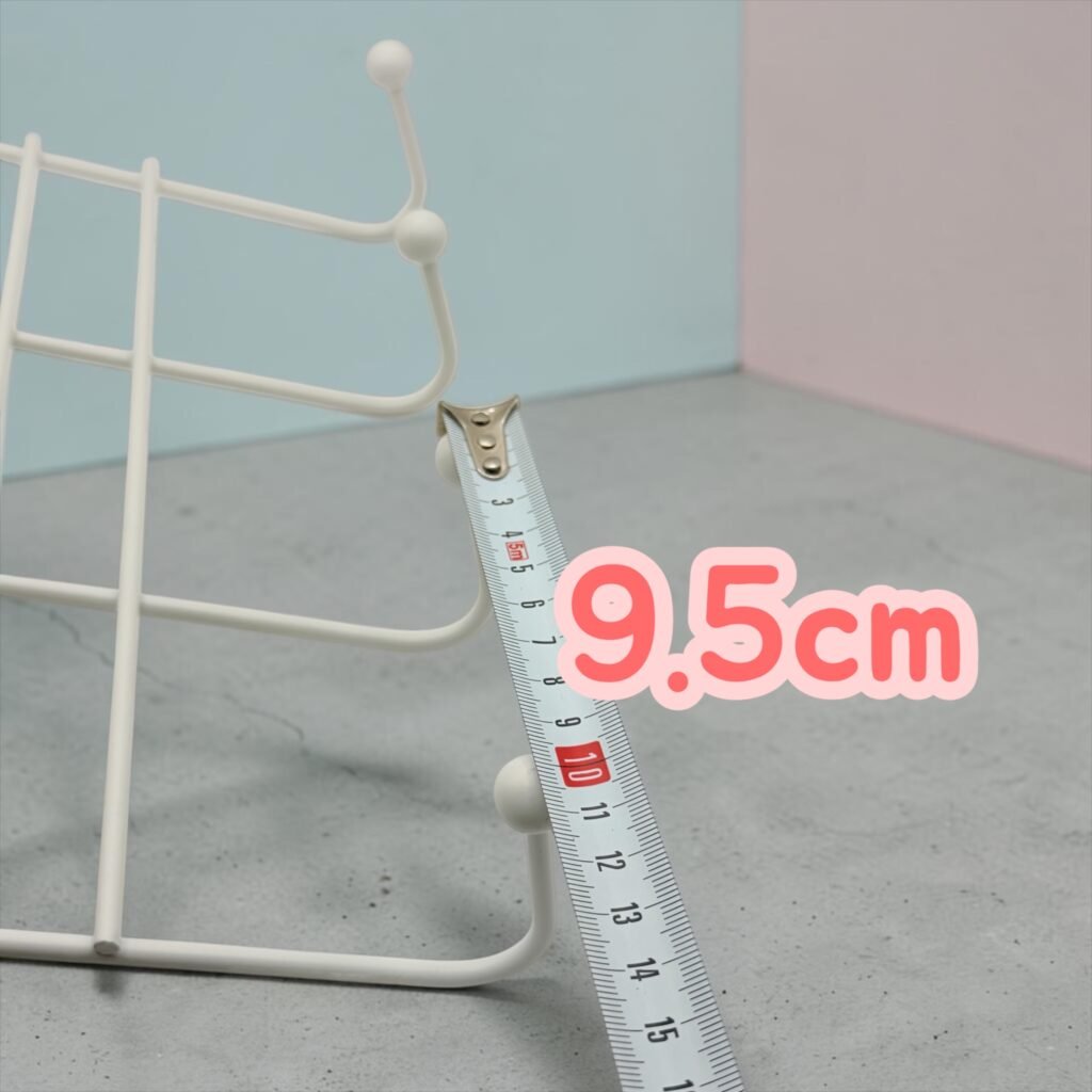 도어후크 후크 돌출 길이를 직접 측정한 모습