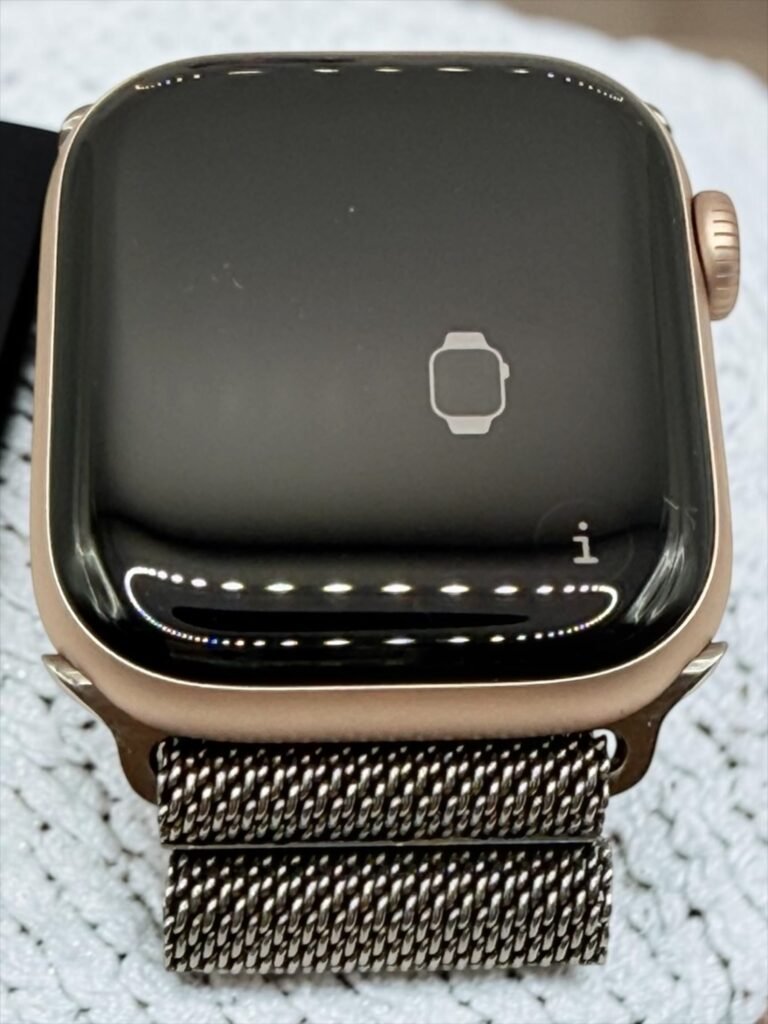 Apple Watch Series 11 로즈 골드 42mm 본체