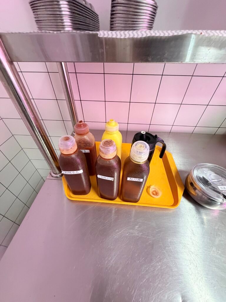 고기와 함께 먹을 채소와 반찬의 소스